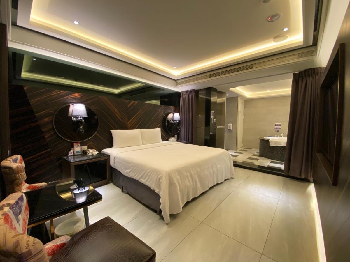 كاوشيونغ Ouge Motel - Fengshan المظهر الخارجي الصورة